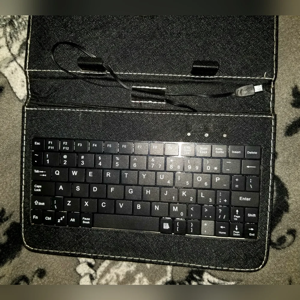Black 7 Inch Tablet Cover W/ Keyboard & Stand